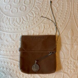 Affinity sterling silver L pendant necklace